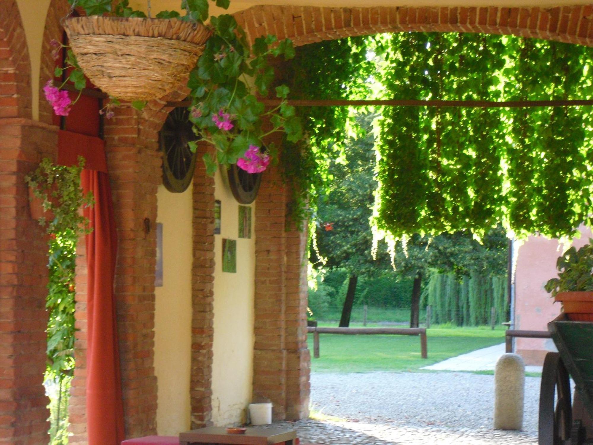 Agriturismo La Lupa Madonna della Provvidenza Bagian luar foto